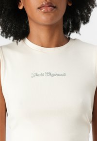 Guess Originals GO OPEN BACK SCRIPT TEE - Débardeur - sandy shore