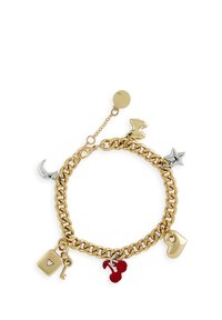 Bracciale in oro con charm in argento e rosso, tra cui una luna, una stella, un cuore, una chiave e una ciliegia. Chiusura regolabile con un piccolo ciondolo.