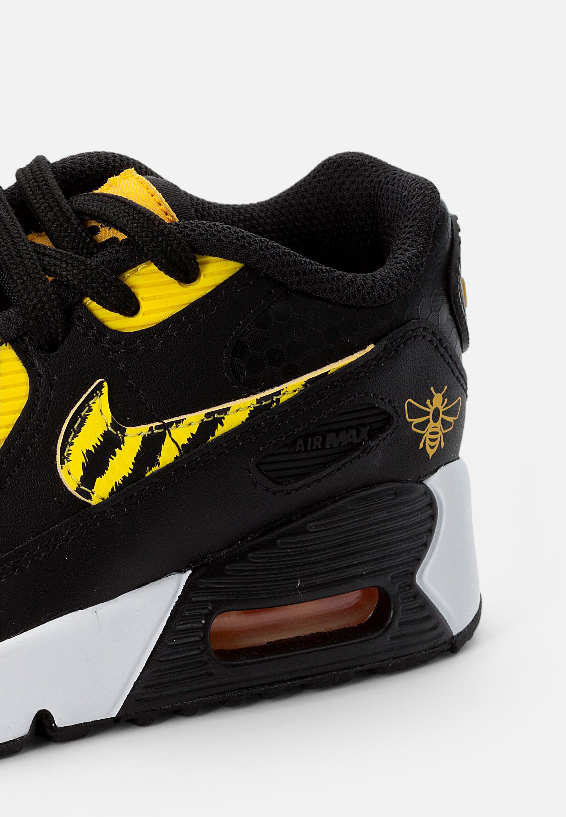 wearing jordan 1 low