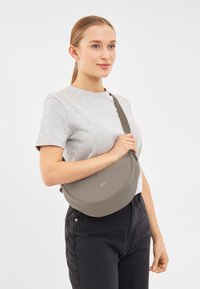 Larkson SOLVEIG SMALL HALF MOON  - Cross body bag - gravel