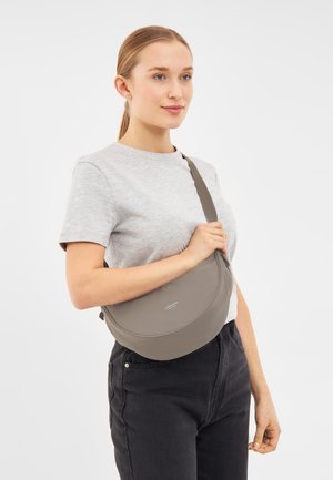 SOLVEIG SMALL HALF MOON  - Schoudertas - gravel