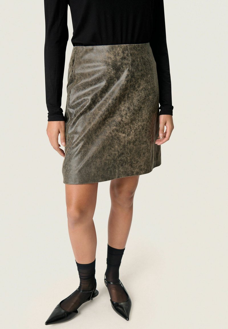 Soaked in Luxury Mini suknja - cracked black