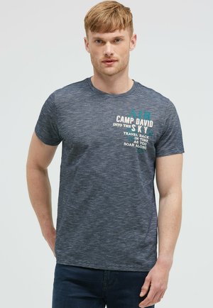 MIT STREIFEN-DESIGN UND RÜCKEN - Print T-shirt - blue navy