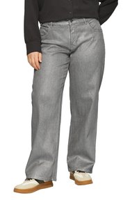 Grijze wijde spijkerbroek met een gladde textuur, klassieke vijf-pocket stijl en een knoopsluiting bij de taille.