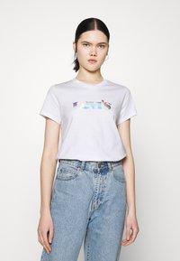 Levi's® - THE PERFECT TEE - T-paita - white Pienoiskuva 1