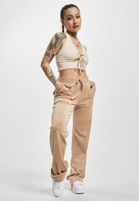 Juicy Couture DEL RAY  - Kelnės - caramel