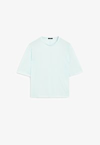 Unselected, light blue