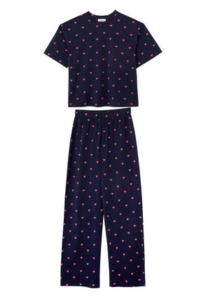 Set di pigiama blu navy composto da una maglietta corta a maniche corte e pantaloni lunghi, entrambi decorati con piccoli cuori rosa su un tessuto morbido.