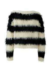Fluffy sweater met horizontale zwarte en crèmekleurige strepen; gemaakt van zacht, textuurmateriaal; heeft lange mouwen en een brede halslijn.