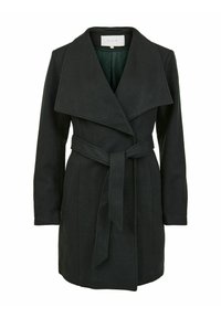 Dunkelgrüner Wickelmantel mit weitem Kragen, langen Ärmeln und einem Gürtel zum Binden. Weiche Textur und minimale Nahtdetails.