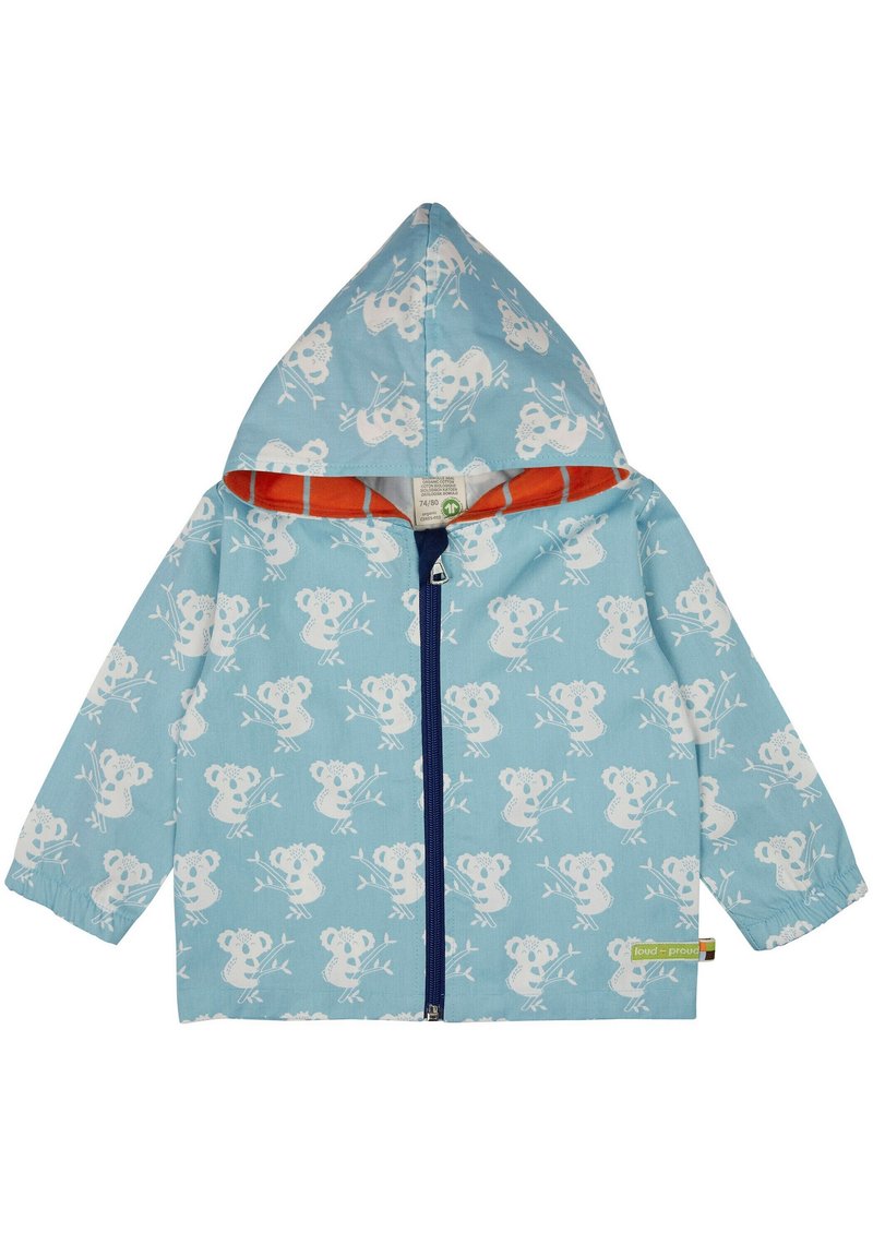 Giacca azzurro chiaro con cappuccio, caratterizzata da stampe di koala bianche, chiusura con zip frontale e fodera interna arancione. Polsini elasticizzati, tessuto resistente.