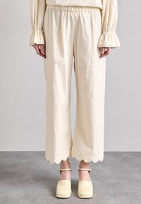 Fête Impériale SIFNOS PANTS - Pantalon classique - écru