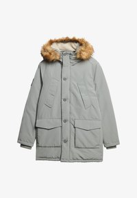 Parka gris aislante con capucha forrada de piel, grandes bolsillos frontales y puños acanalados, con un exterior suave y duradero.