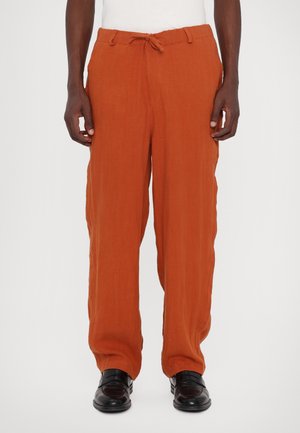 LEISURE PANT - Kalhoty - squash