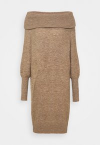 Brauner, gestrickter Off-Shoulder-Kleid mit lockerer Passform, gerippten Bündchen und weicher Textur. Die Länge reicht bis zur Mitte des Oberschenkels.