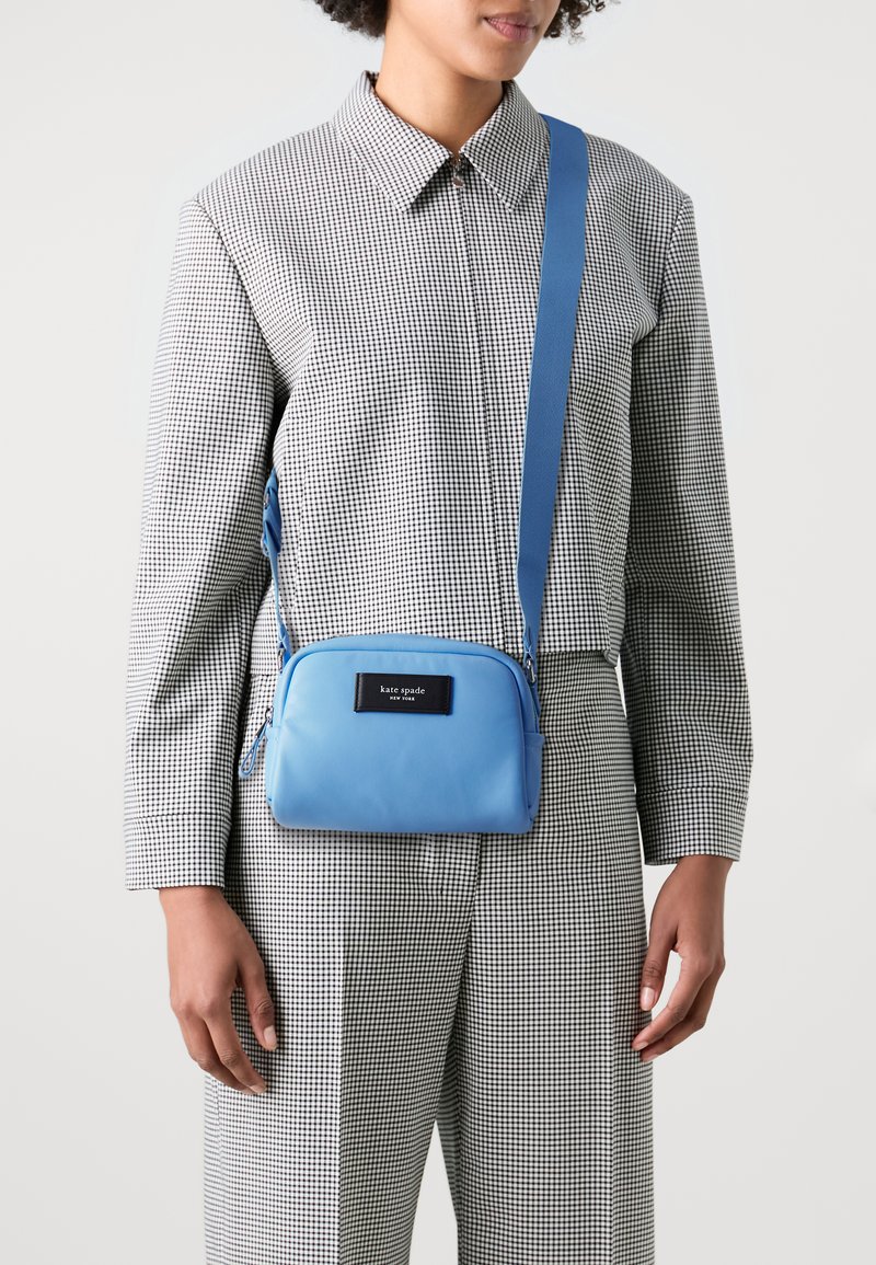 kate spade new york PUFFED SMALL CROSSBODY - Taška s příčným popruhem - astral blue