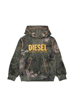 Grøn og sort camo hættetrøje med orange syninger og forlomme, med fed gul tekst "DIESEL For Successful Living" på brystet.