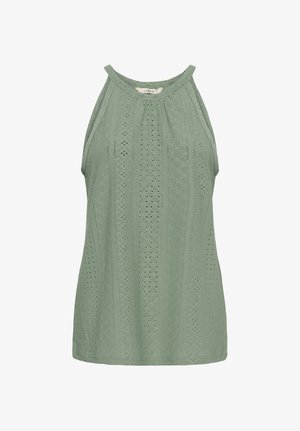 Mouwloos topje in saliegroen met opengewerkt kantpatroon, hoge halslijn en subtiele plooien onder de kraag.