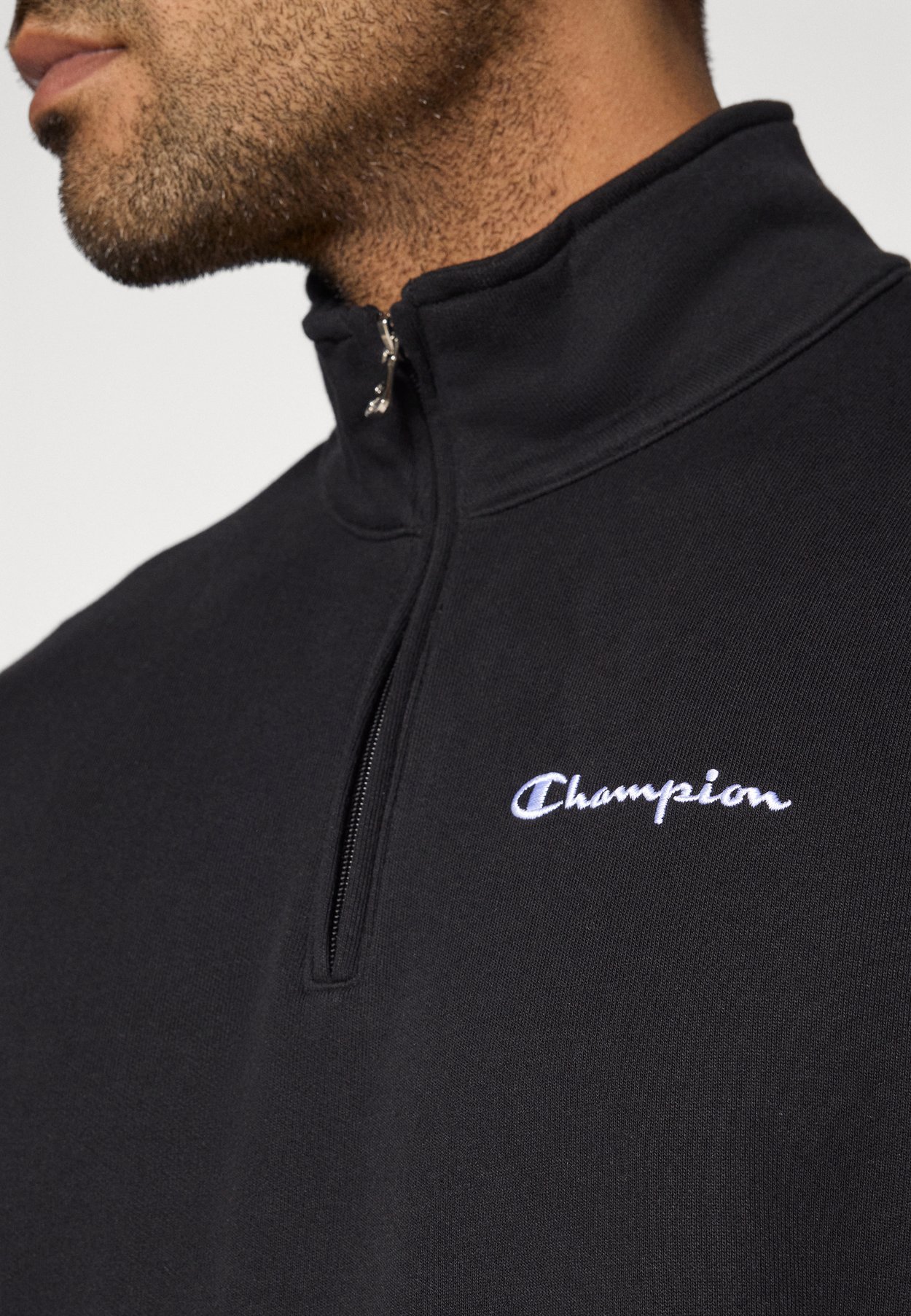 ICONS CONTRAST HALF ZIP