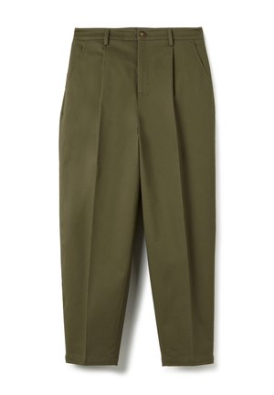 Pantalons vert olive avec une coupe droite, deux poches avant et une fermeture à bouton. Le tissu a une texture lisse et une légère brillance.
