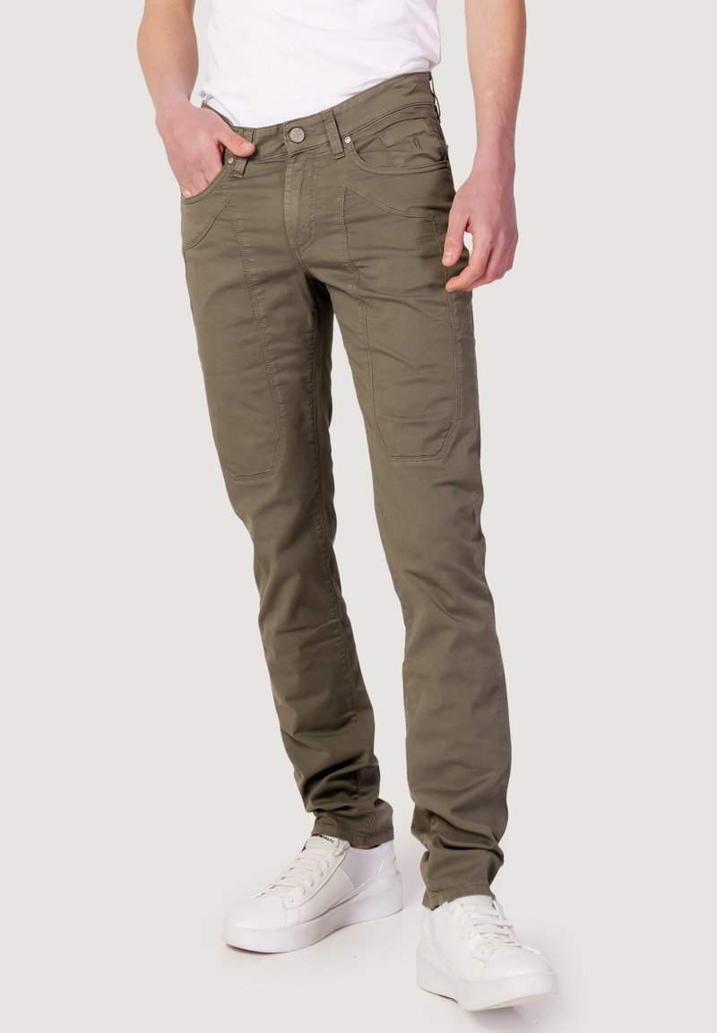 jeckerson slim fit