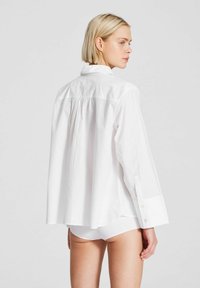 GAI+LISVA FLORA  - Nööpidega pluus - white