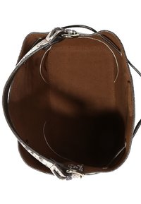 Brun ruskinds bøttetaske med skulderrem i slangeskind og spænde i guldtone, vist tomt fra topvinkel.