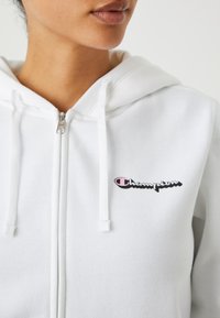 Champion GRAPHIC FULL ZIP HOODIE - Mikina so zipsom - white