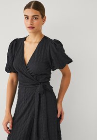 Ellos Collection MIT PUFFÄRMELN - Jurk - schwarz