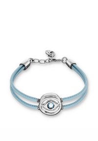 Pulsera de plata con un motivo central de ojo engastado con una piedra preciosa azul claro, que cuenta con dos correas de cuero azul claro y detalles metálicos.