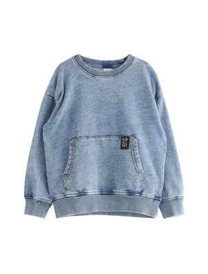 Hellblaues Sweatshirt aus Baumwollmischung, mit Rundhalsausschnitt, Fronttasche, gerippten Bündchen und einem kleinen schwarzen Etikett mit der Aufschrift "SPIEL DEN TAG".