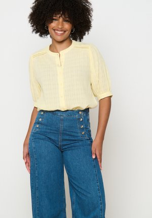 LolaLiza WITH VOLUME SLEEVES - Bluza z gumbi - yellow pastel