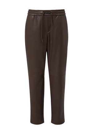 Braune Kunstlederhosen mit elastischem Bund, verstellbarem Kordelzug, schmal zulaufenden Beinen und kontrastierenden Nähten an den Knien.