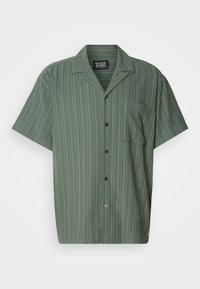 TONAL wSTRIPED SHORT SLEEVED SHIRT - Shirt - thyme
