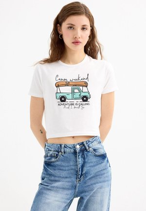INSIDE CROP MANGA CORTA CAMIONETA - Camiseta estampada - blanco