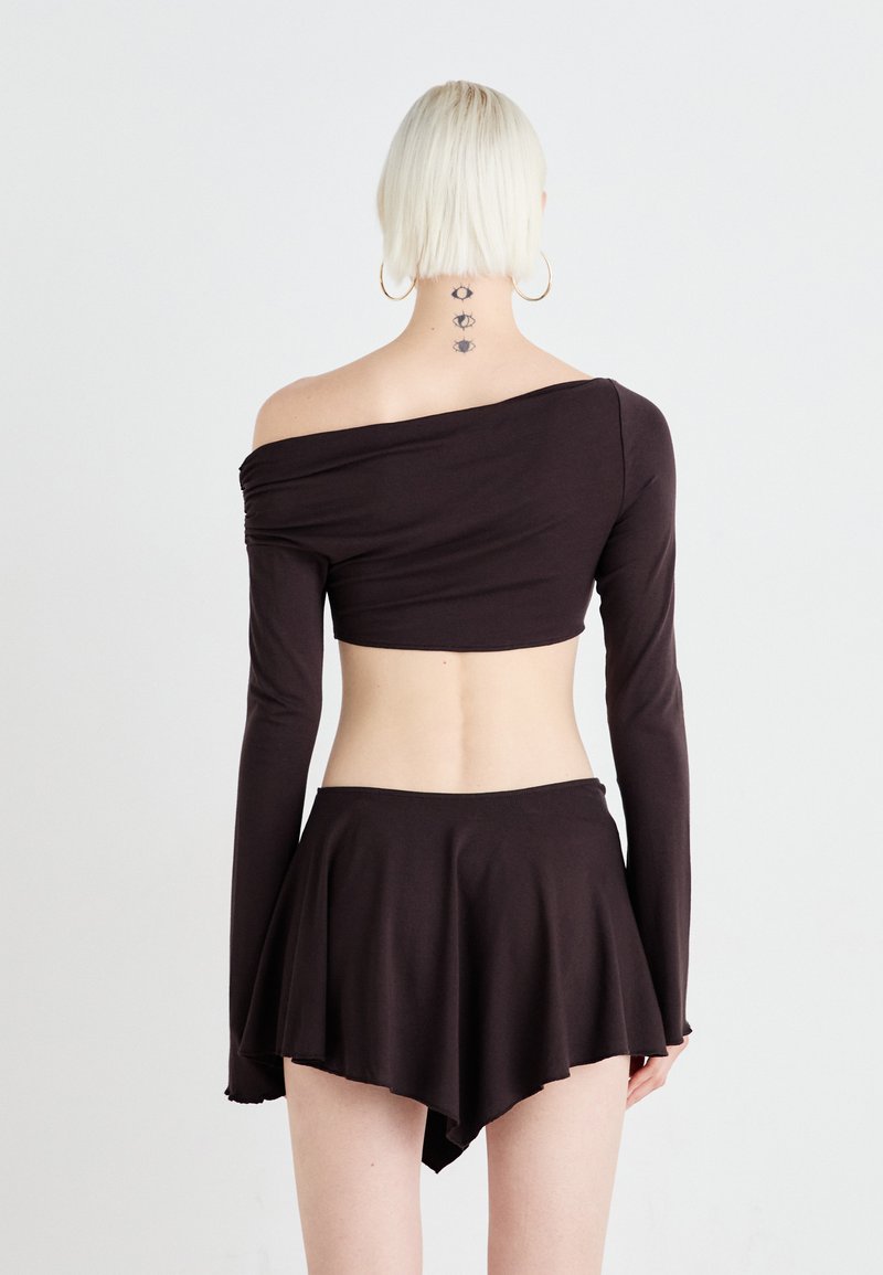 double layered dress in brown jaded london TRIM ASYMMETRIC - Jersey dress swatch:Charcoal