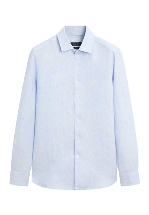 Hellblaues Langarm-Button-up-Hemd mit klassischem Kragen und Manschetten, aus einem strukturierten Stoff gefertigt, auf weißem Hintergrund präsentiert.