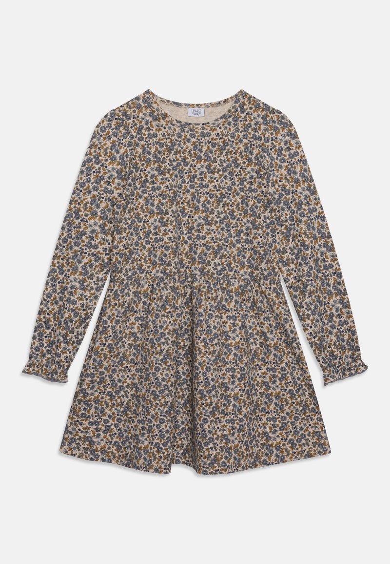 Långärmad klänning i knälängd med rund halsringning, prydd med ett tätt blommönster i blå, brun och beige nyanser på en ljus bakgrund.