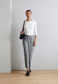 Marc O'Polo 3/4 SLEEVE FINE BINDING AT NECK - Långärmad tröja - salty white
