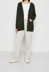 GAP Strickjacke - khaki