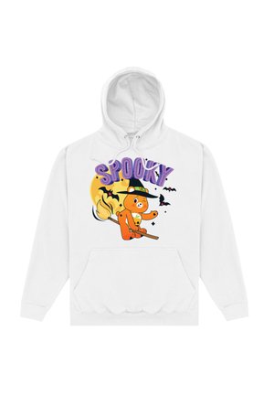 Biała bluza z kapturem z grafiką pomarańczowego niedźwiedzia w czapce, jadącego na miotle. Napisy "SPOOKY" w kolorze purpurowym znajdują się nad niedźwiedziem.