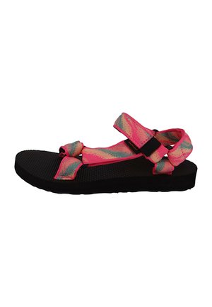 Sandalias de color rosa con estampado, con tiras ajustables, suela texturizada negra y un diseño de perfil bajo. Cuentan con un cierre seguro para un ajuste cómodo.