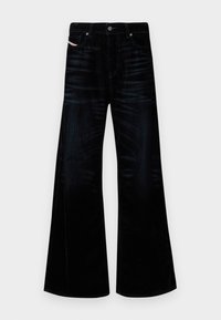 Sorte flared jeans i mørk denim, med et klassisk fem-lommers design, metalkomponenter og subtile teksturvariasjoner.