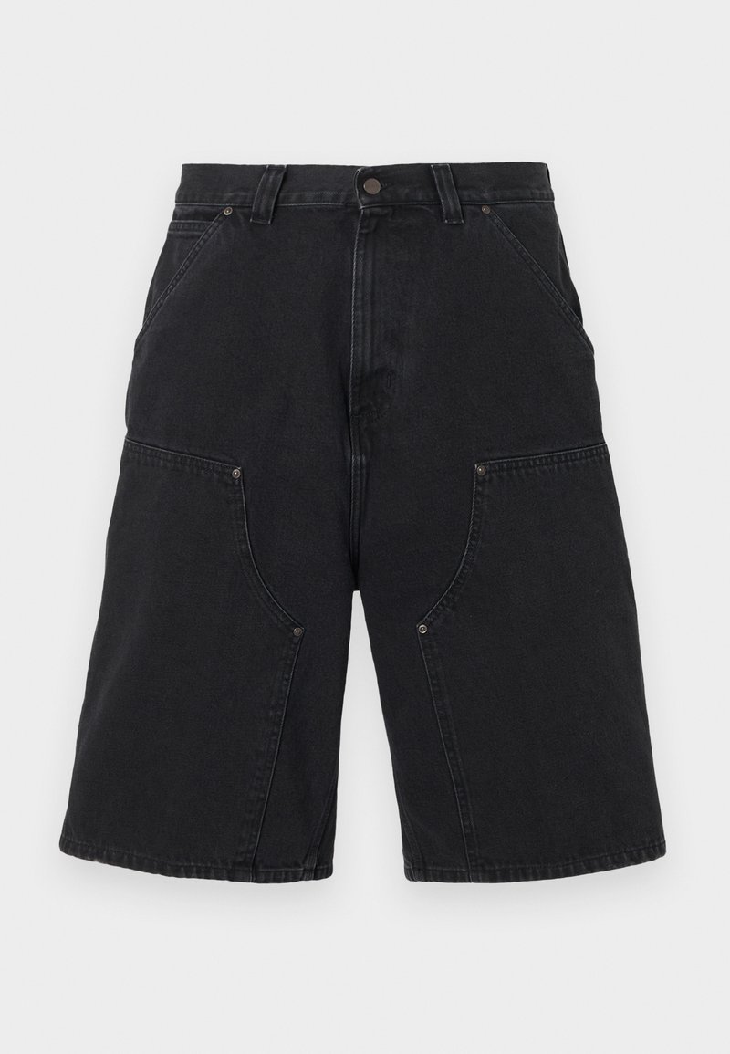 Shorts in denim nero con più tasche anteriori e passanti per cintura, caratterizzati da dettagli con rivetti e chiusura con bottone.