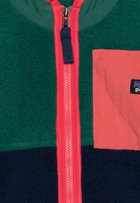 Patagonia BABY UNISEX - Fleecejakke - conifer green