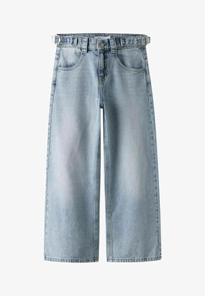 Jean large bleu clair à taille haute, doté d'une fermeture à boutons, de passants de ceinture et de poches avant. Fabriqué en denim avec une finition délavée.