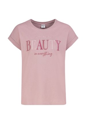 Hellrosa T-Shirt mit kurzen Ärmeln und aufgekrempelten Bündchen, mit dem Text „Es gibt SCHÖNHEIT in allem“ in verschiedenen Pinktönen auf der Vorderseite.