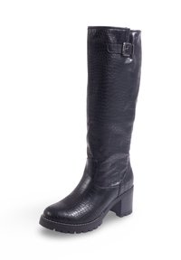 Bottes noires montantes en cuir embossé crocodile, avec un talon bloc et un détail de boucle sur la sangle latérale. Finition texturée avec une semelle robuste.