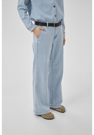 My Essential Wardrobe 30 THE LARA 115 - Avar lõikega teksad - light blue wash