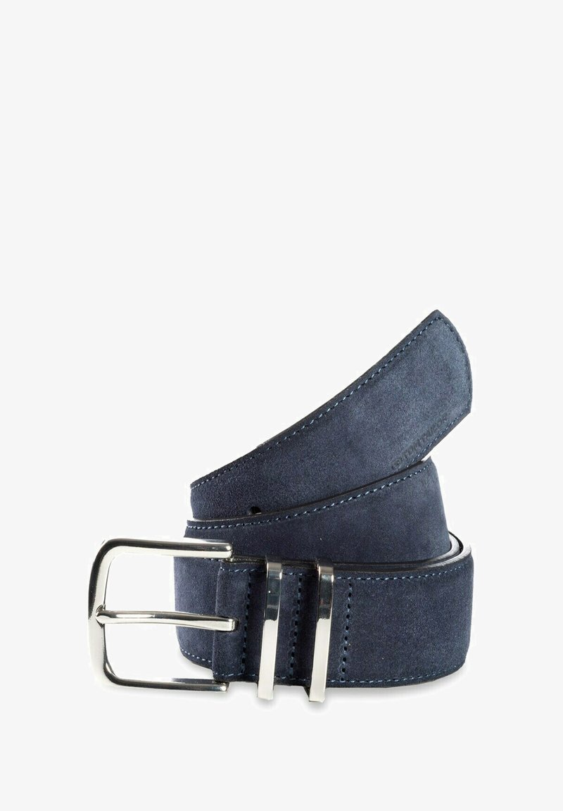 Marineblauer Wildledergürtel mit silberner Metallschnalle, kontrastierenden blauen Nähten und einer glatten Oberfläche. Der Gürtel ist aufgerollt und zeigt die Textur.